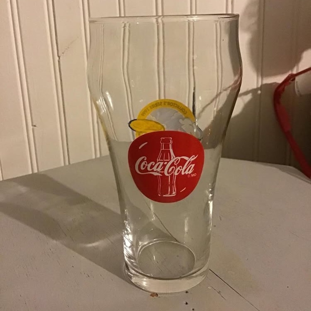1999 G I N O S pizza and C O C A Cola glass